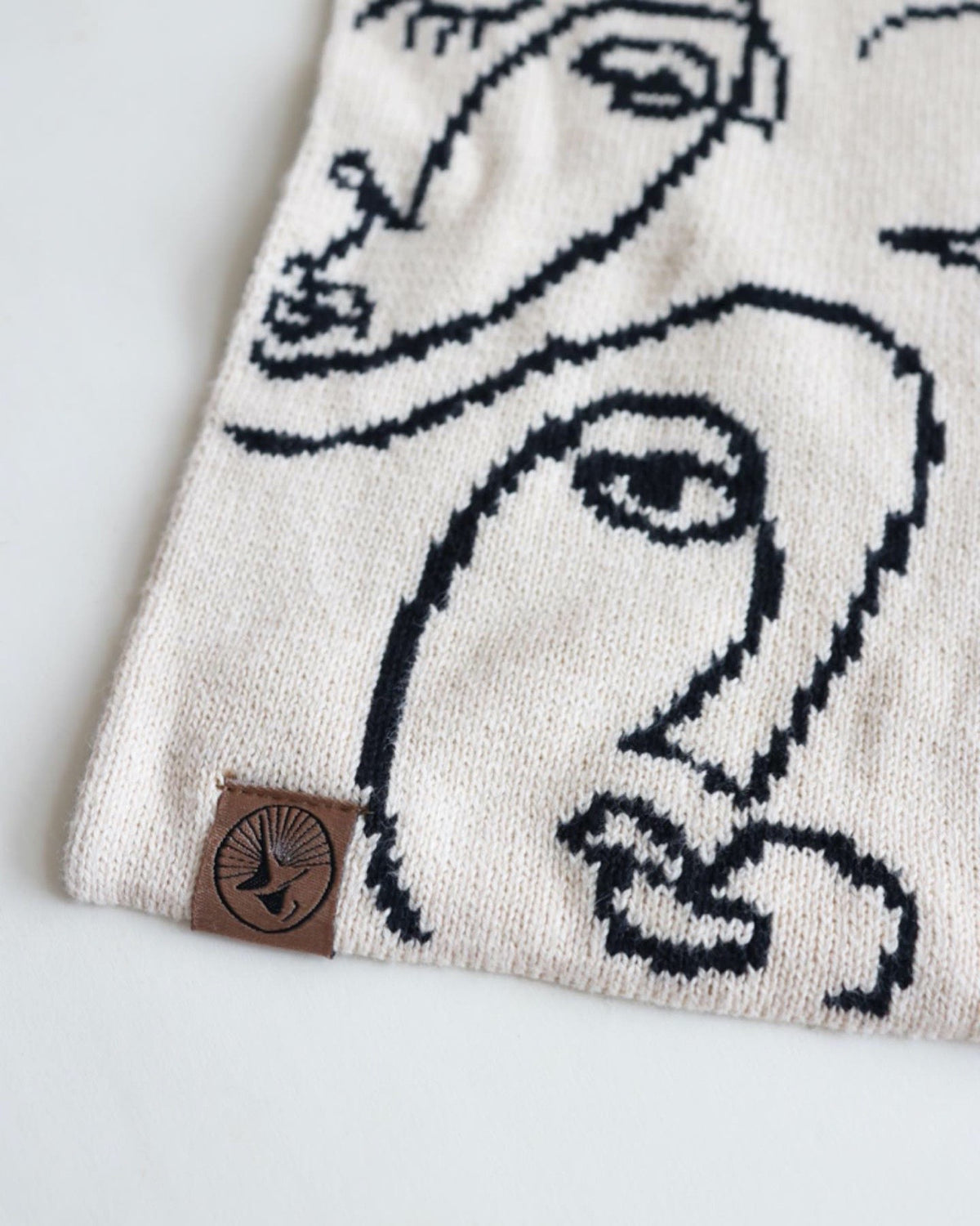KNIT SCARF